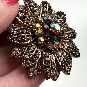 Vintage Gold Toned Jeweled Floral Brooch Pin 2 inches Daisy
